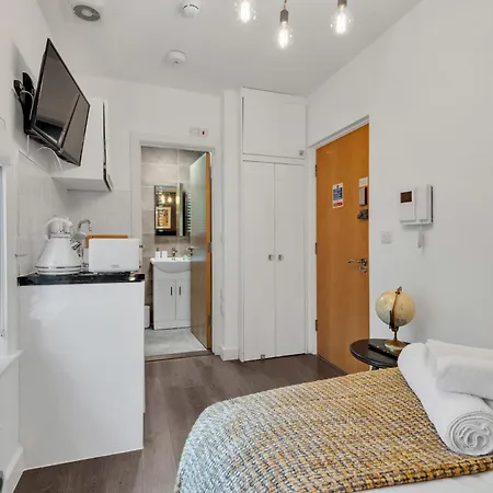 Urban Elegance Luxury Living With Kitchenette Apartment London Exterior photo