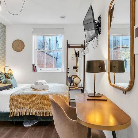 Urban Elegance Luxury Living With Kitchenette Apartment London Exterior photo