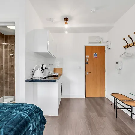 Urban Elegance Luxury Living With Kitchenette Apartment London Exterior photo