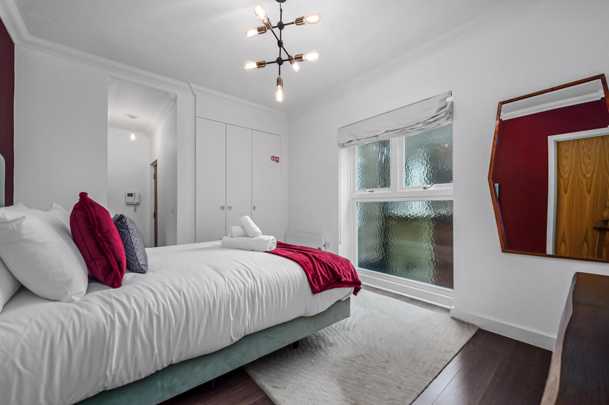 Urban Elegance Luxury Living With Kitchenette * London