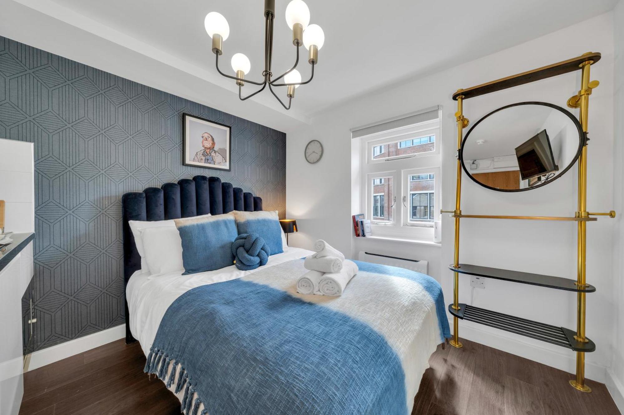 Apartment Urban Elegance Luxury Living With Kitchenette London